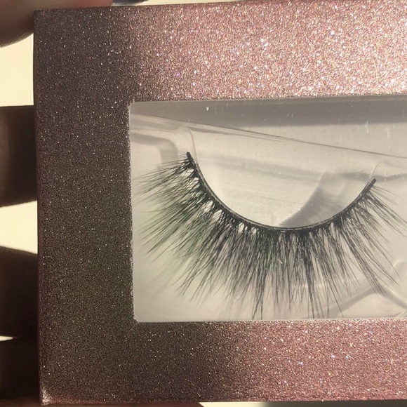 false lashes (rose quartz) - Picture 2 of 3